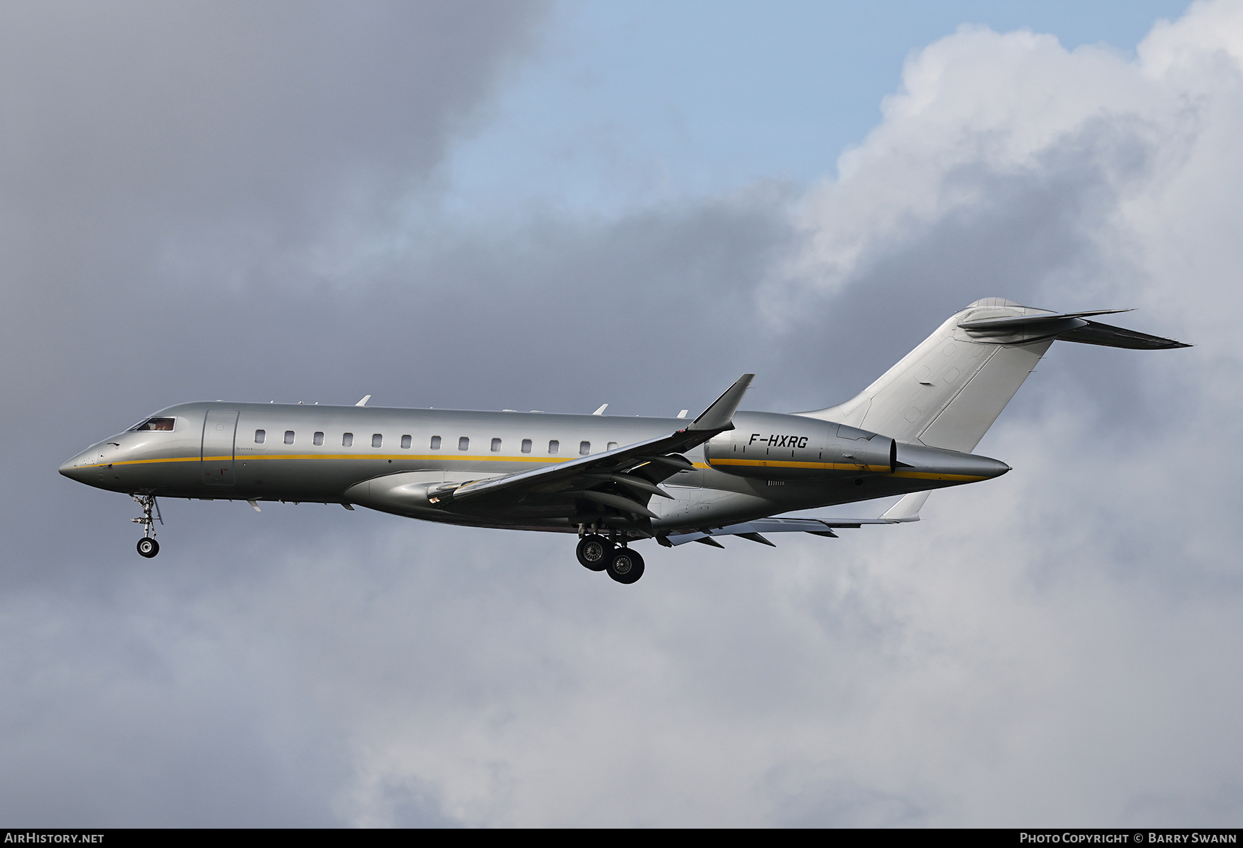 Aircraft Photo of F-HXRG | Bombardier Global Express (BD-700-1A10) | AirHistory.net #862006