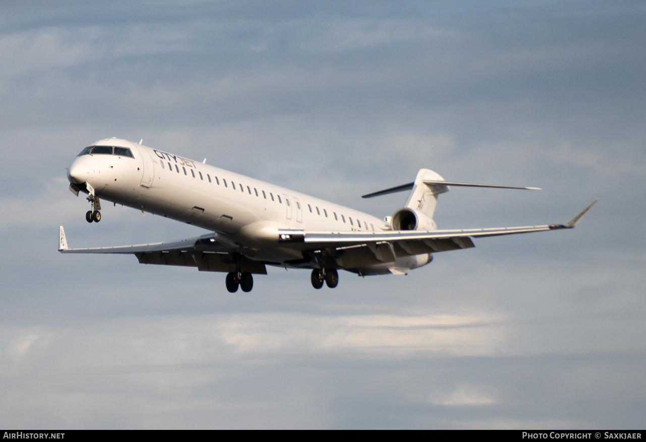 Aircraft Photo of EI-HIA | Bombardier CRJ-1000 (CL-600-2E25) | CityJet | AirHistory.net #862563