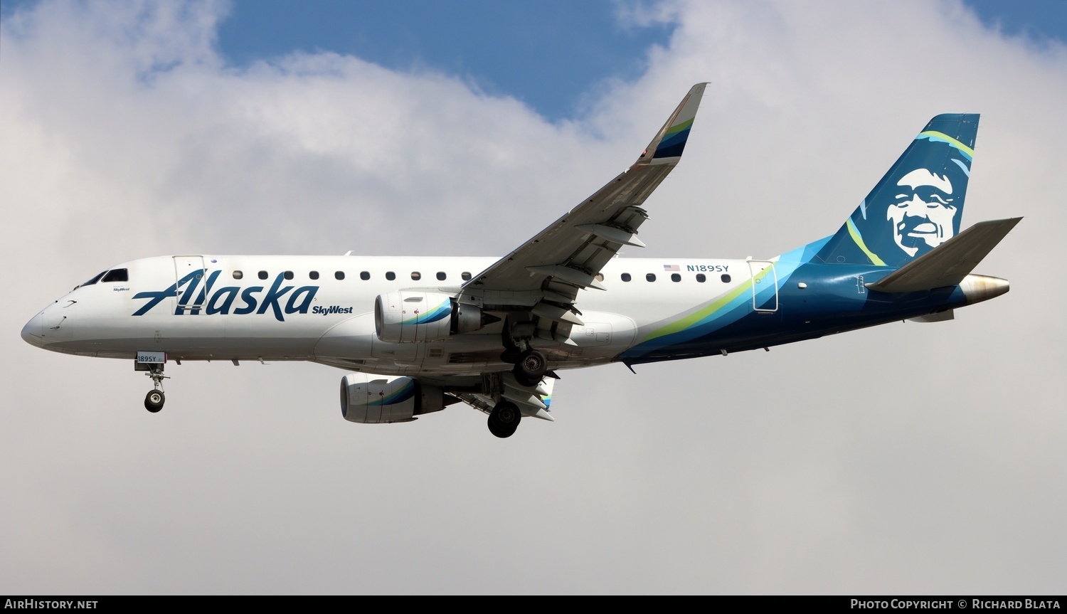 Aircraft Photo of N189SY | Embraer 175LR (ERJ-170-200LR) | Alaska Airlines | AirHistory.net #862601