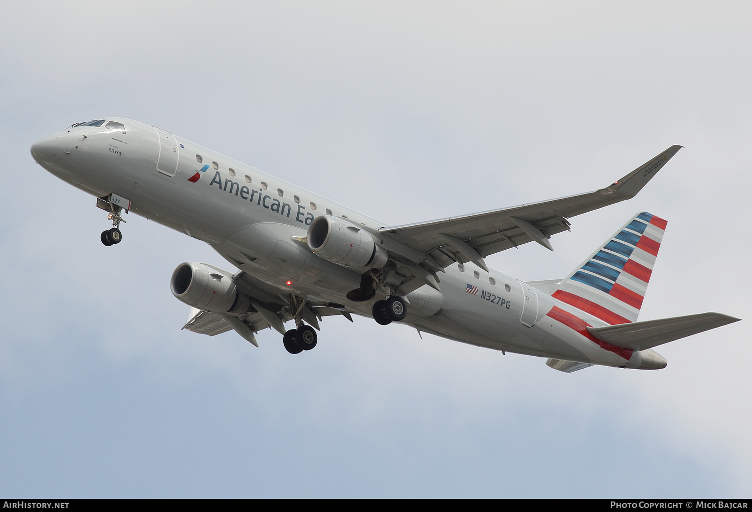 Aircraft Photo of N327PG | Embraer ERJ-175LR (ERJ-170-200 LR) | American Eagle | AirHistory.net #862772
