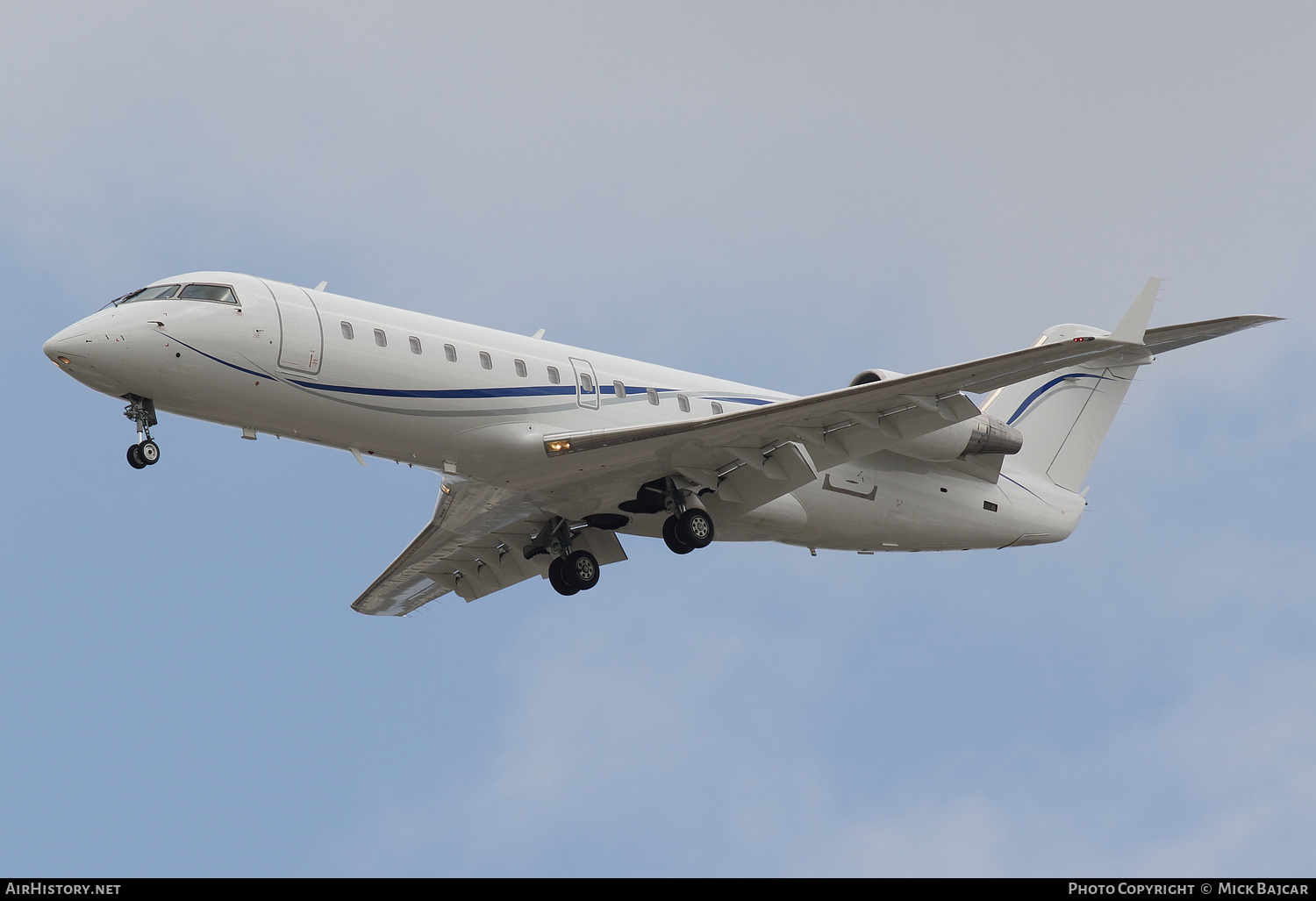 Aircraft Photo of N321EA | Canadair CRJ-200LR (CL-600-2B19) | AirHistory.net #862868
