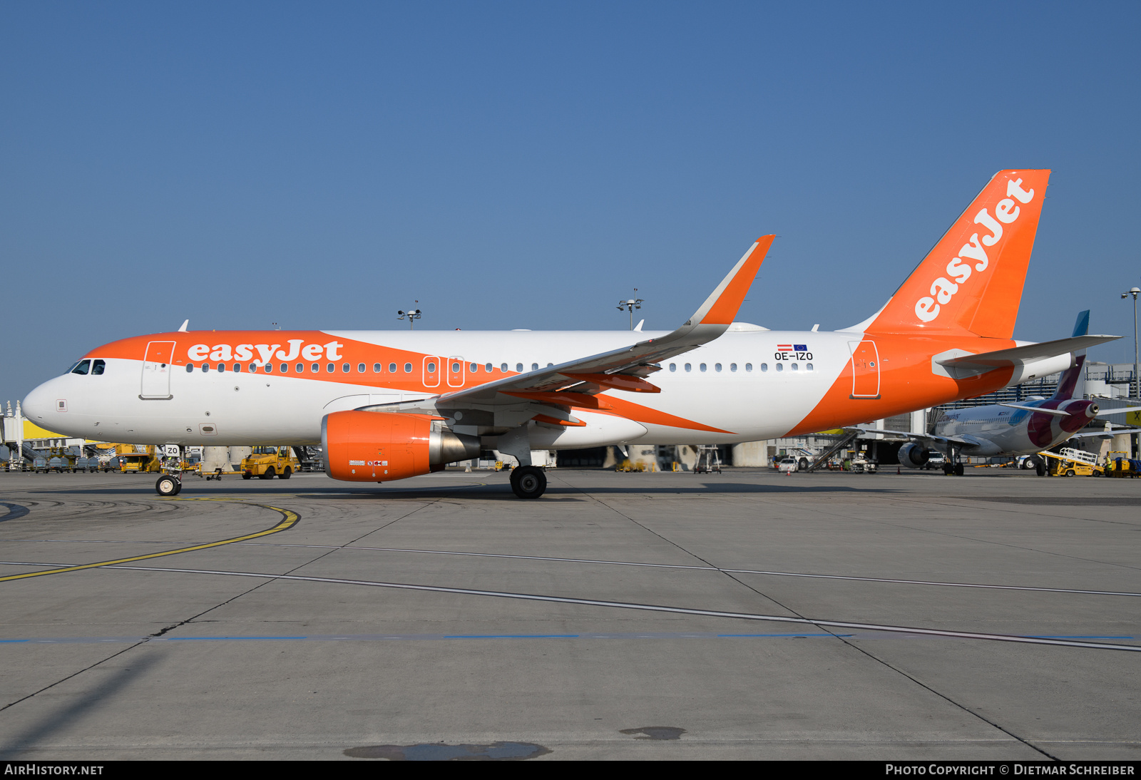 Aircraft Photo of OE-IZO | Airbus A320-214 | EasyJet | AirHistory.net #863226