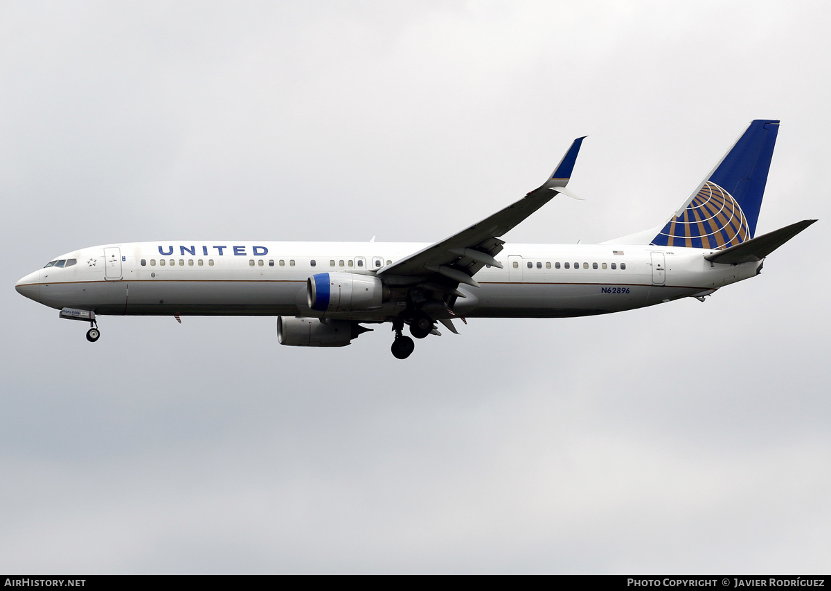 Aircraft Photo of N62896 | Boeing 737-900/ER | United Airlines | AirHistory.net #863328