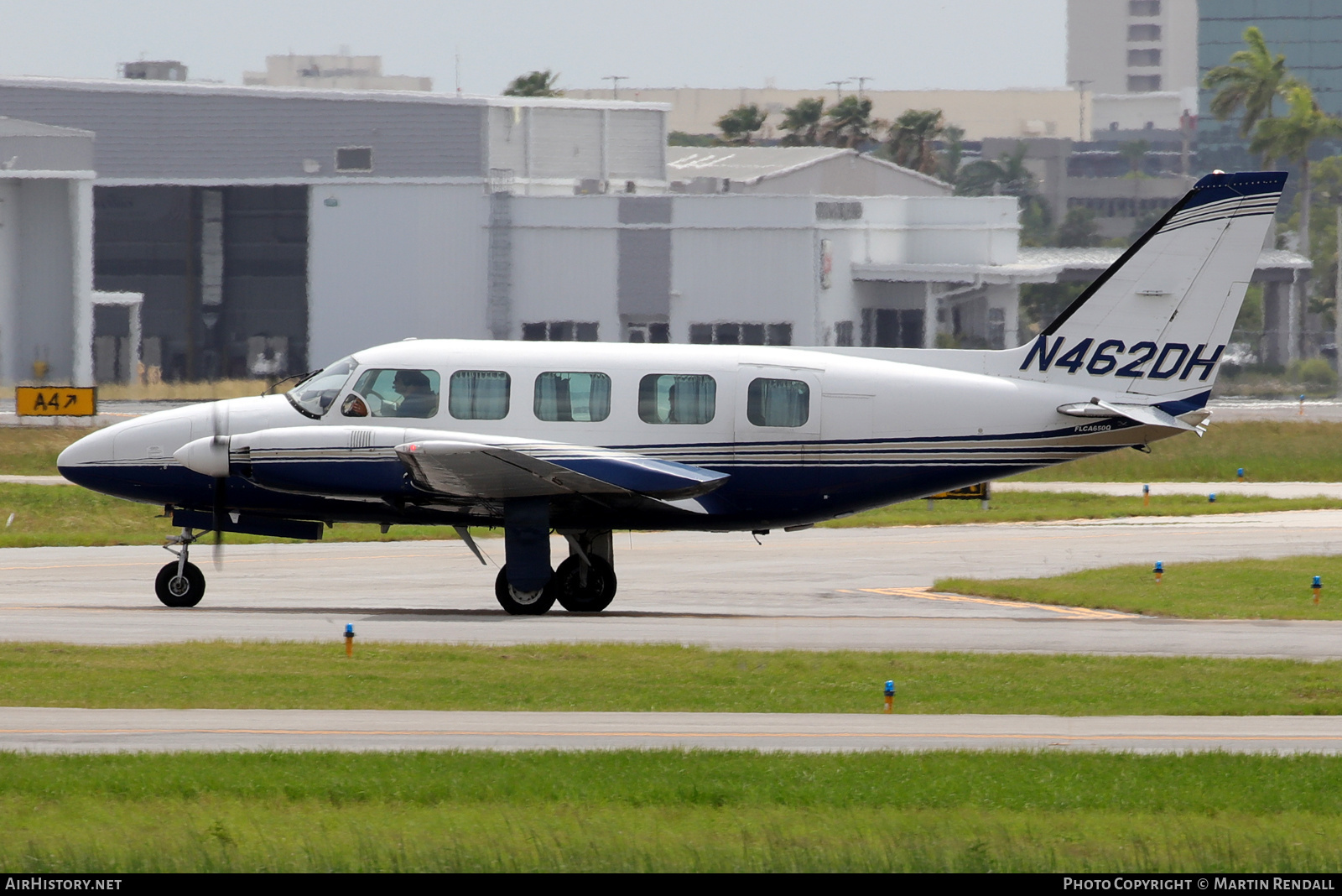 Aircraft Photo of N462DH | Piper PA-31-350 Navajo Chieftain | AirHistory.net #863987