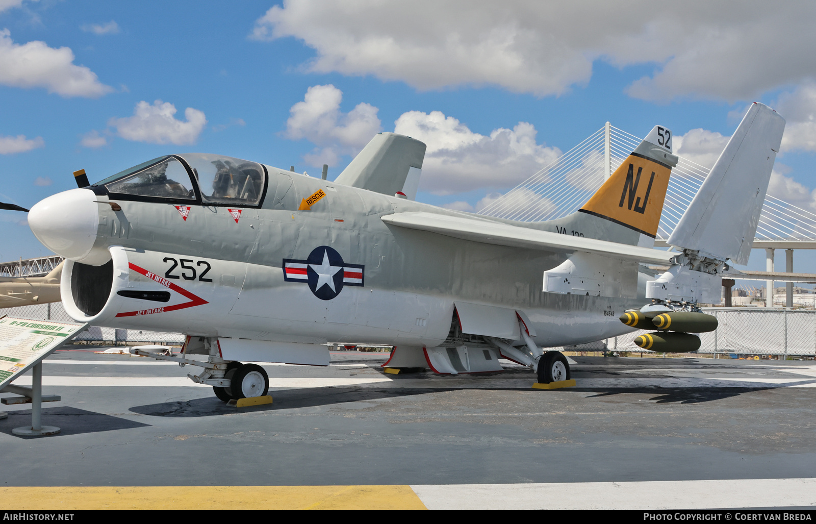 Aircraft Photo of 154548 | LTV A-7B Corsair II | USA - Navy | AirHistory.net #864344