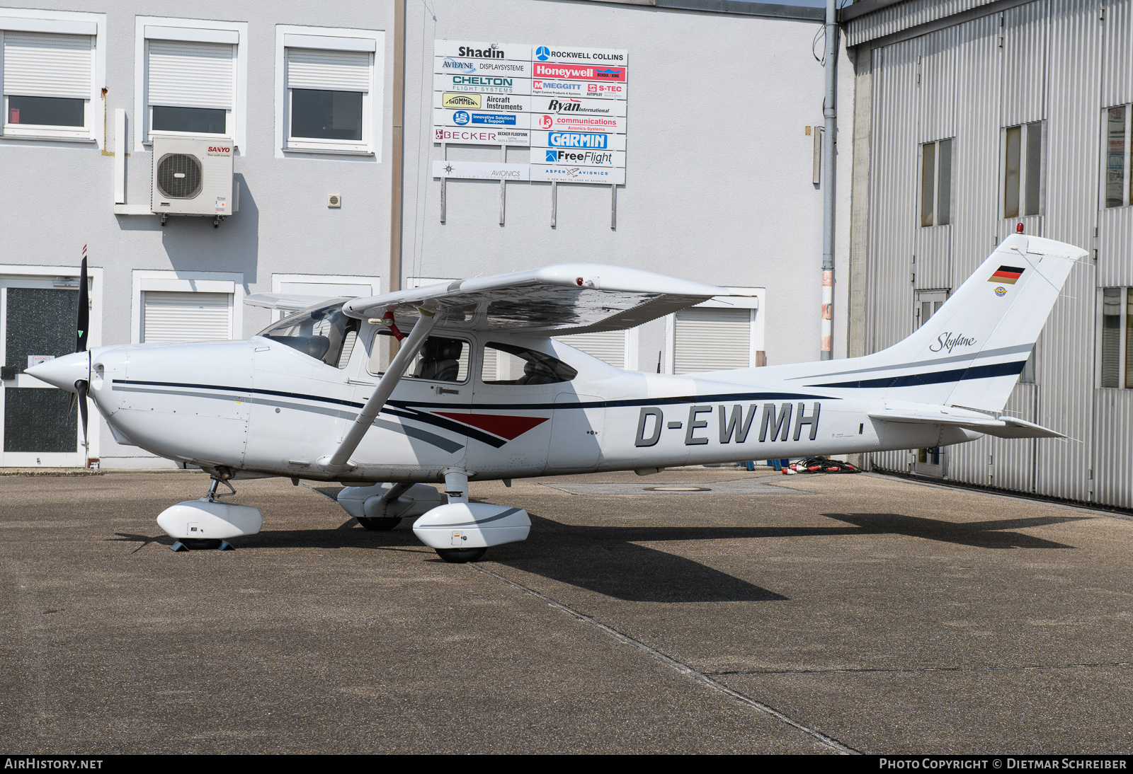 Aircraft Photo of D-EWMH | Cessna 182S Skylane II | AirHistory.net #864577