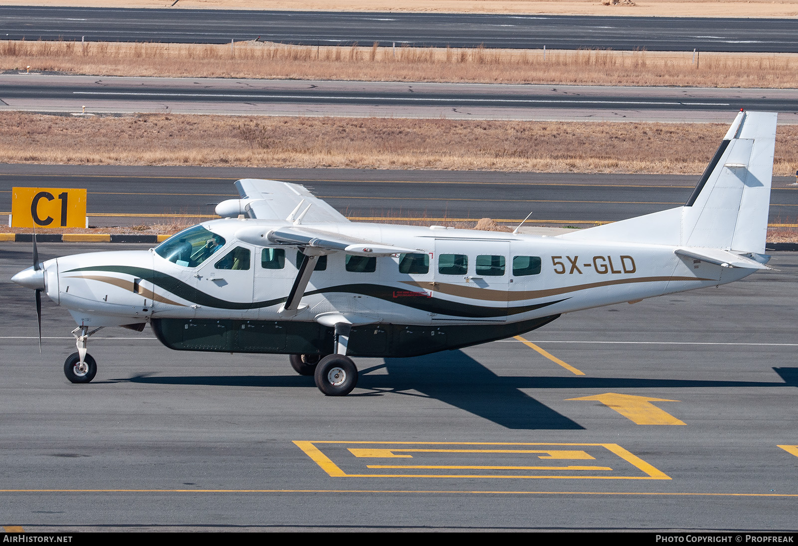 Aircraft Photo of 5X-GLD | Cessna 208B Grand Caravan | AirHistory.net #864723