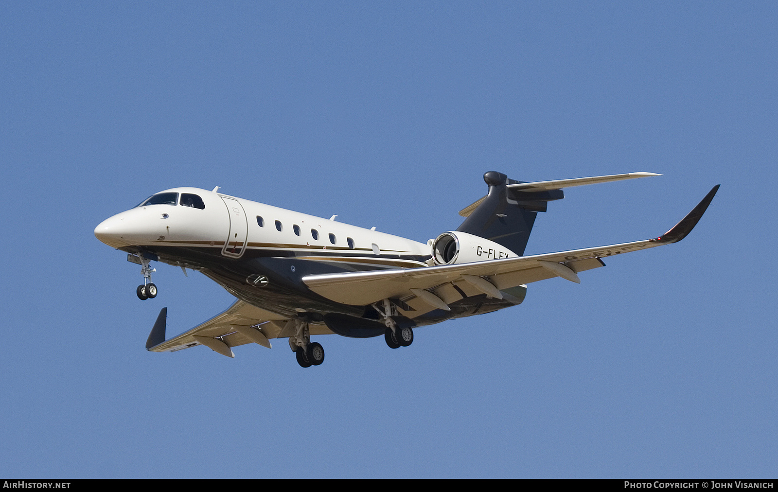 Aircraft Photo of G-FLFX | Embraer EMB-550 Praetor 600 | AirHistory.net #864958