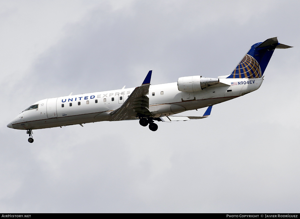 Aircraft Photo of N904EV | Bombardier CRJ-200ER (CL-600-2B19) | United Express | AirHistory.net #864990