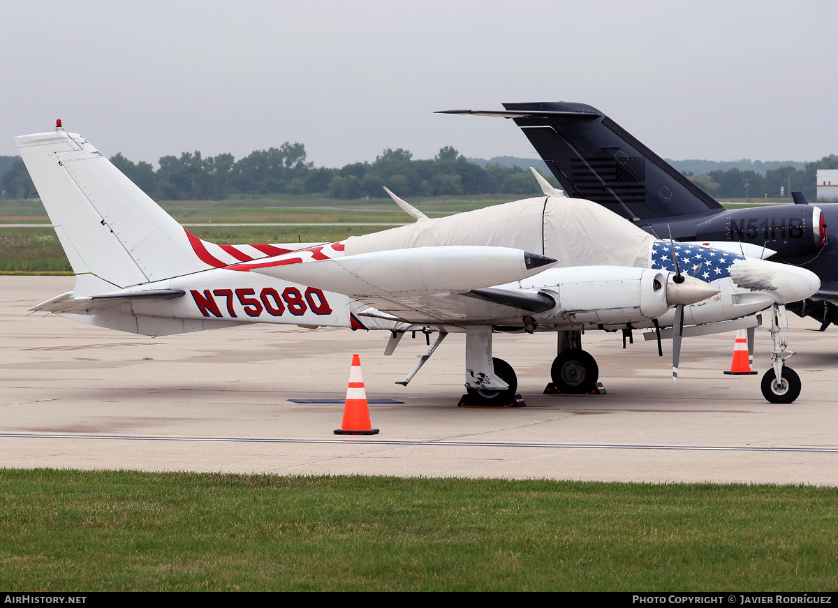 Aircraft Photo of N7508Q | Cessna T310Q | AirHistory.net #865614