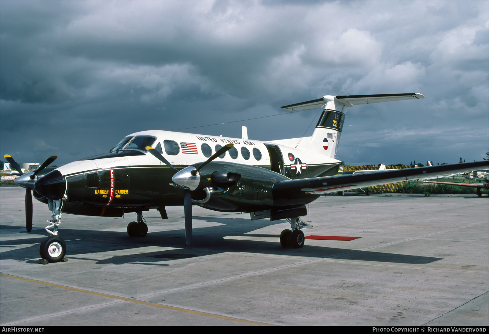 Aircraft Photo of 73-22251 | Beech C-12A Huron | AirHistory.net #866942
