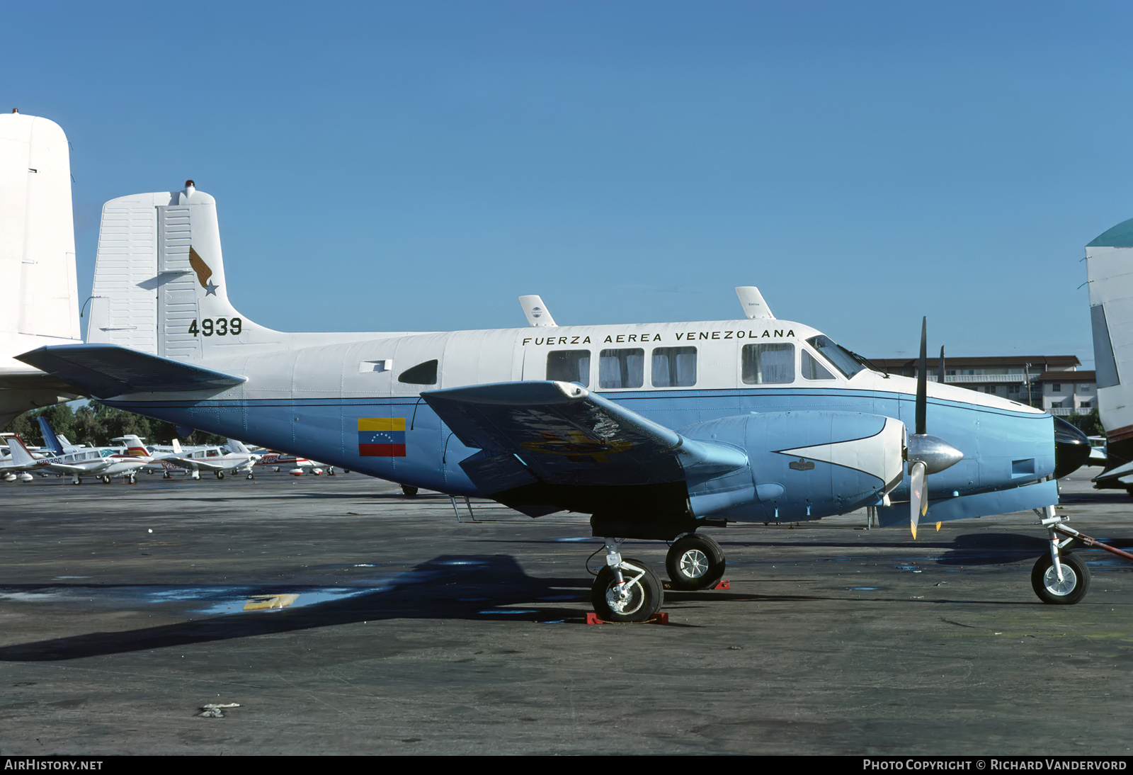 Aircraft Photo of 4939 | Beech 65 Queen Air | Venezuela - Air Force | AirHistory.net #867319
