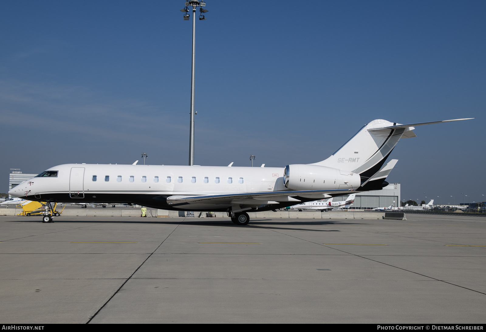 Aircraft Photo of SE-RMT | Bombardier Global 6000 (BD-700-1A10) | AirHistory.net #867537