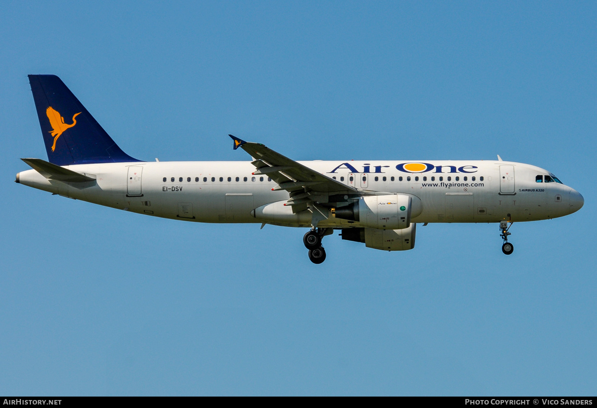 Aircraft Photo of EI-DSV | Airbus A320-216 | Air One | AirHistory.net #869421