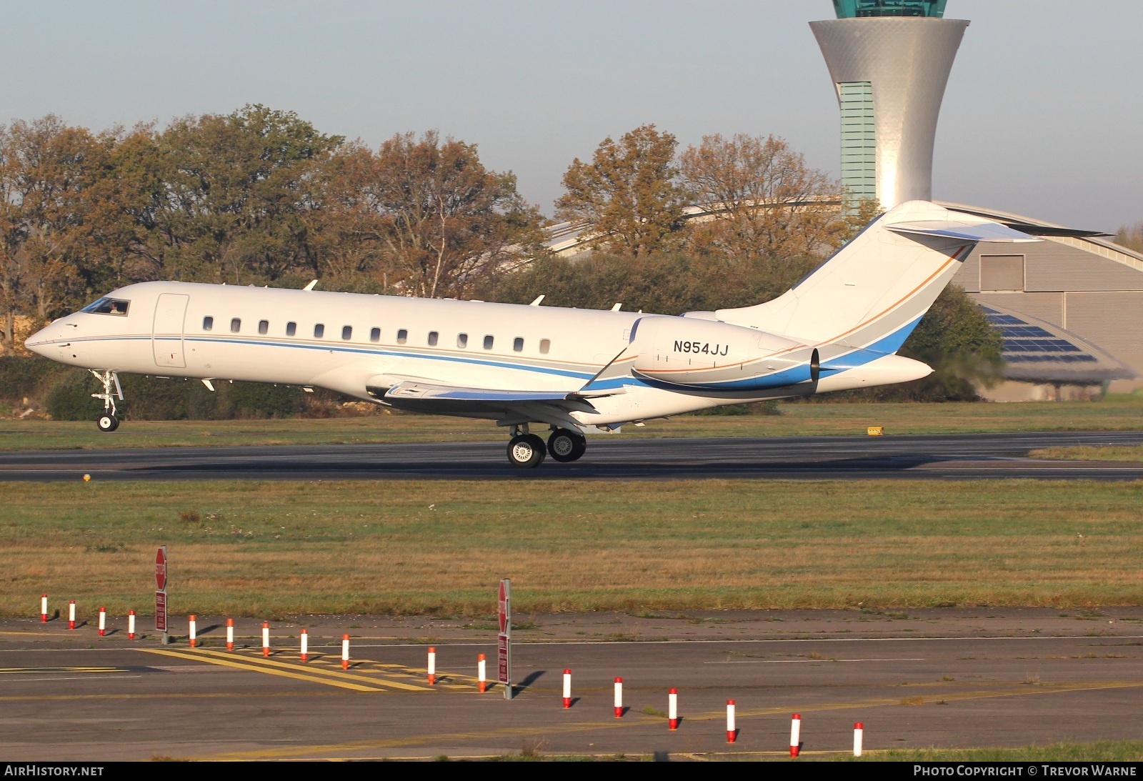 Aircraft Photo of N954JJ | Bombardier Global Express (BD-700-1A10) | AirHistory.net #869623