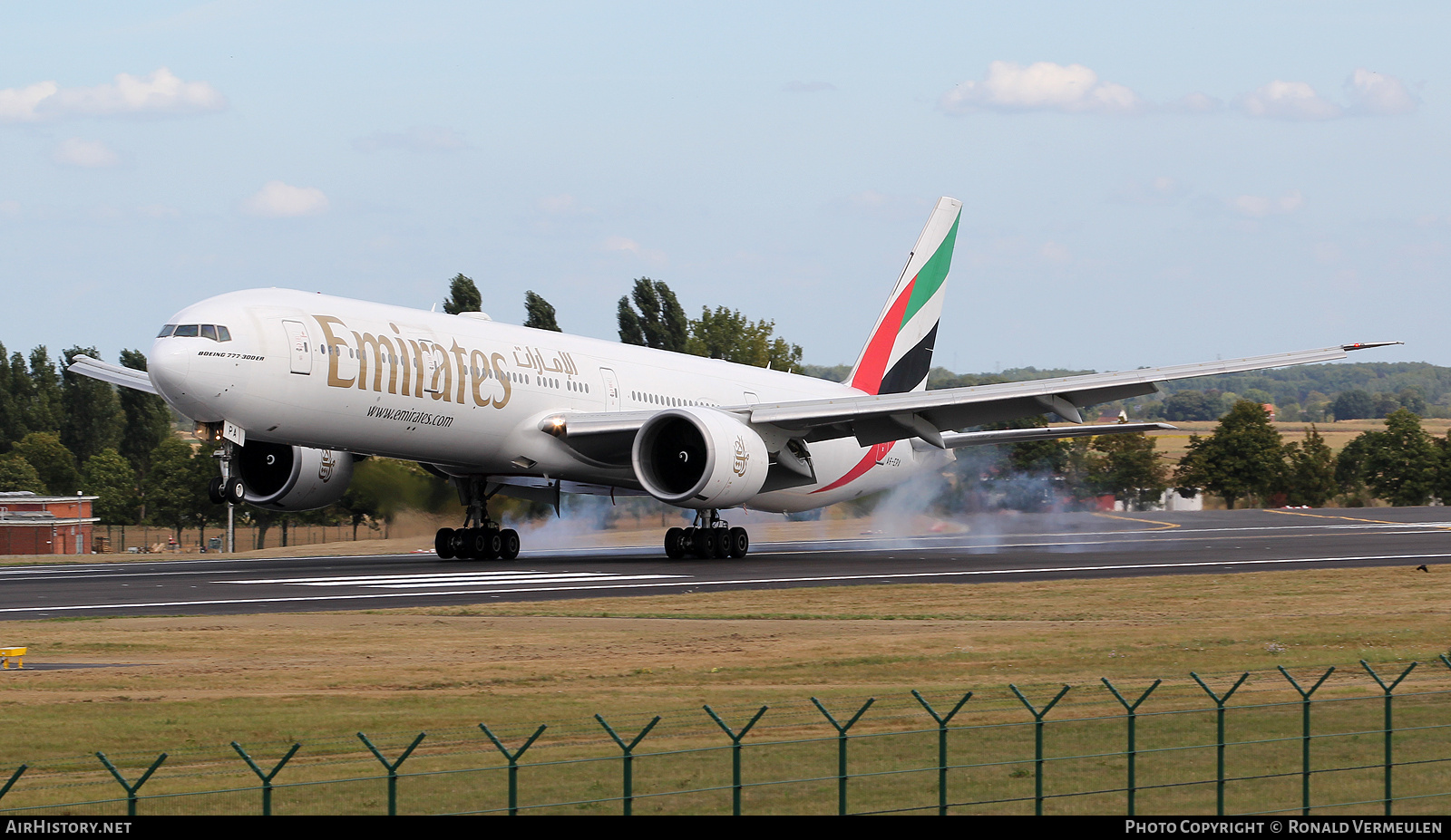Aircraft Photo of A6-EPA | Boeing 777-31H/ER | Emirates | AirHistory.net #870261