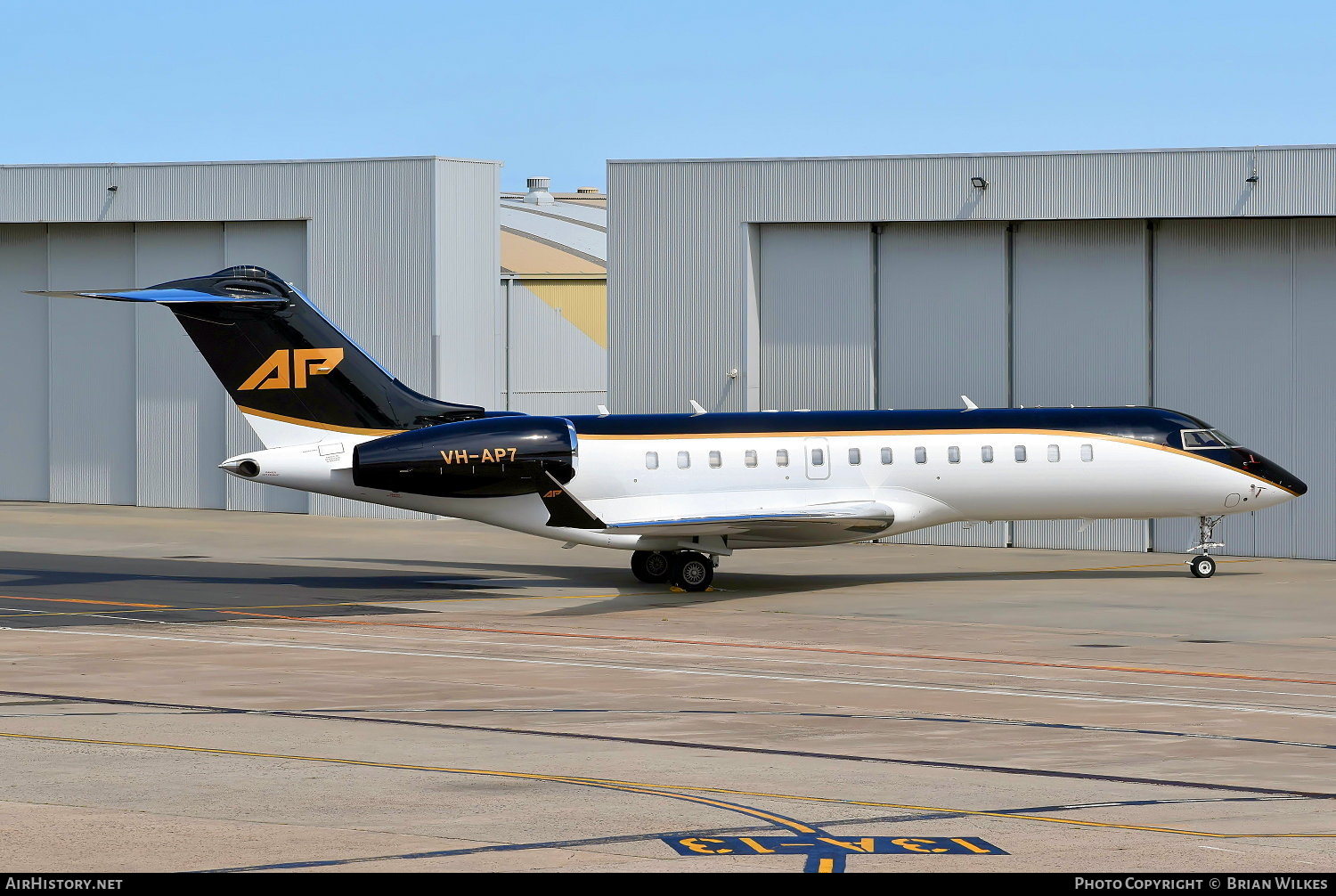 Aircraft Photo of VH-AP7 | Bombardier Global 6000 (BD-700-1A10) | AirHistory.net #870551