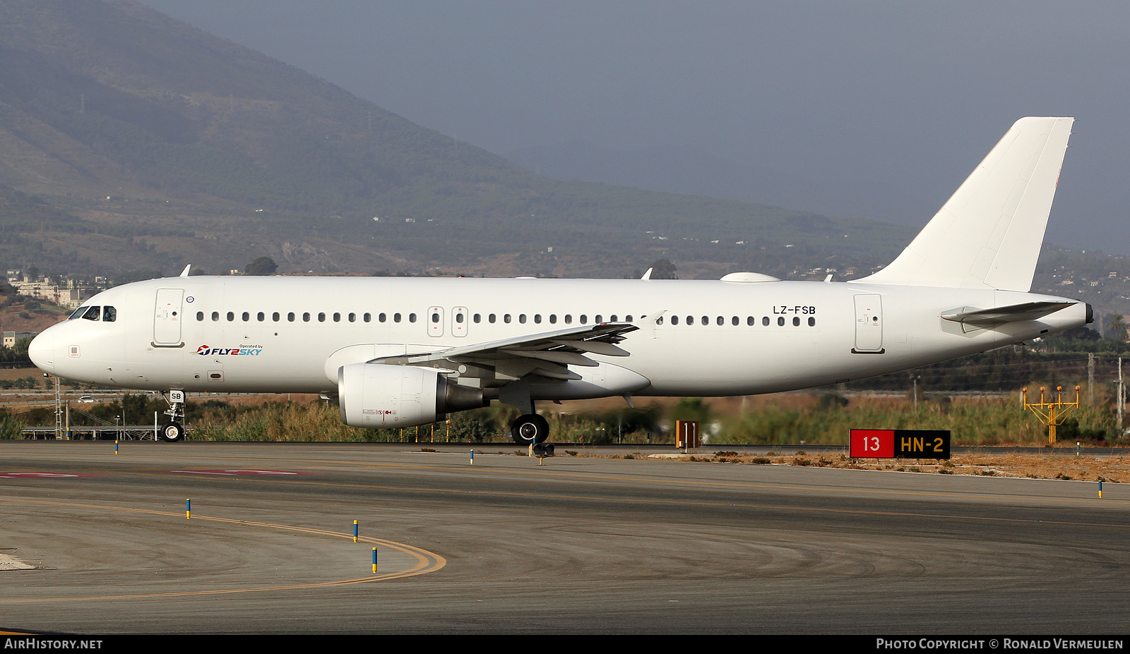 Aircraft Photo of LZ-FSB | Airbus A320-214 | Fly2Sky | AirHistory.net #870617