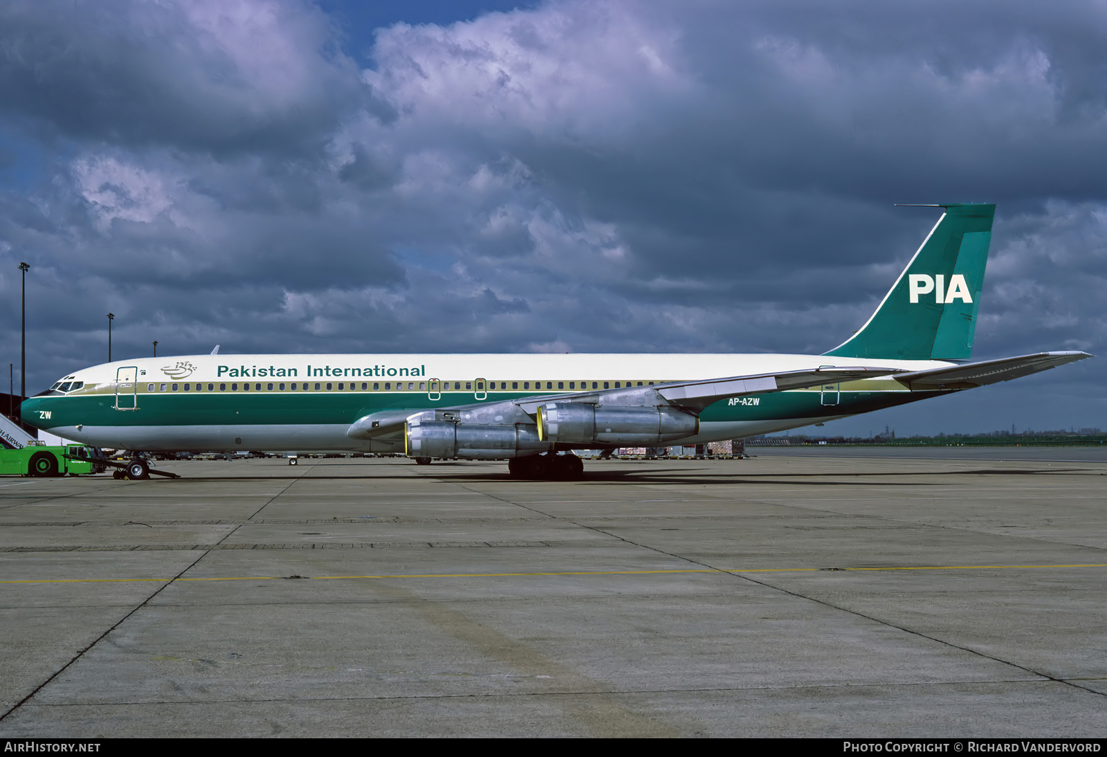 Aircraft Photo of AP-AZW | Boeing 707-351B | Pakistan International Airlines - PIA | AirHistory.net #870762