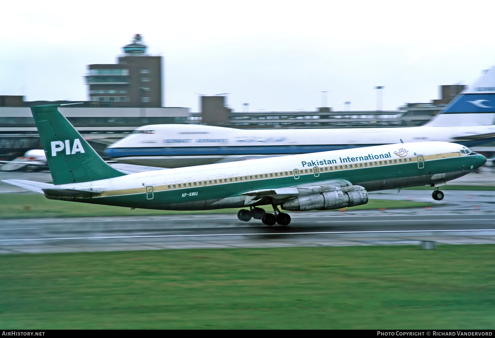 Aircraft Photo of AP-AWU | Boeing 707-373C | Pakistan International Airlines - PIA | AirHistory.net #870772