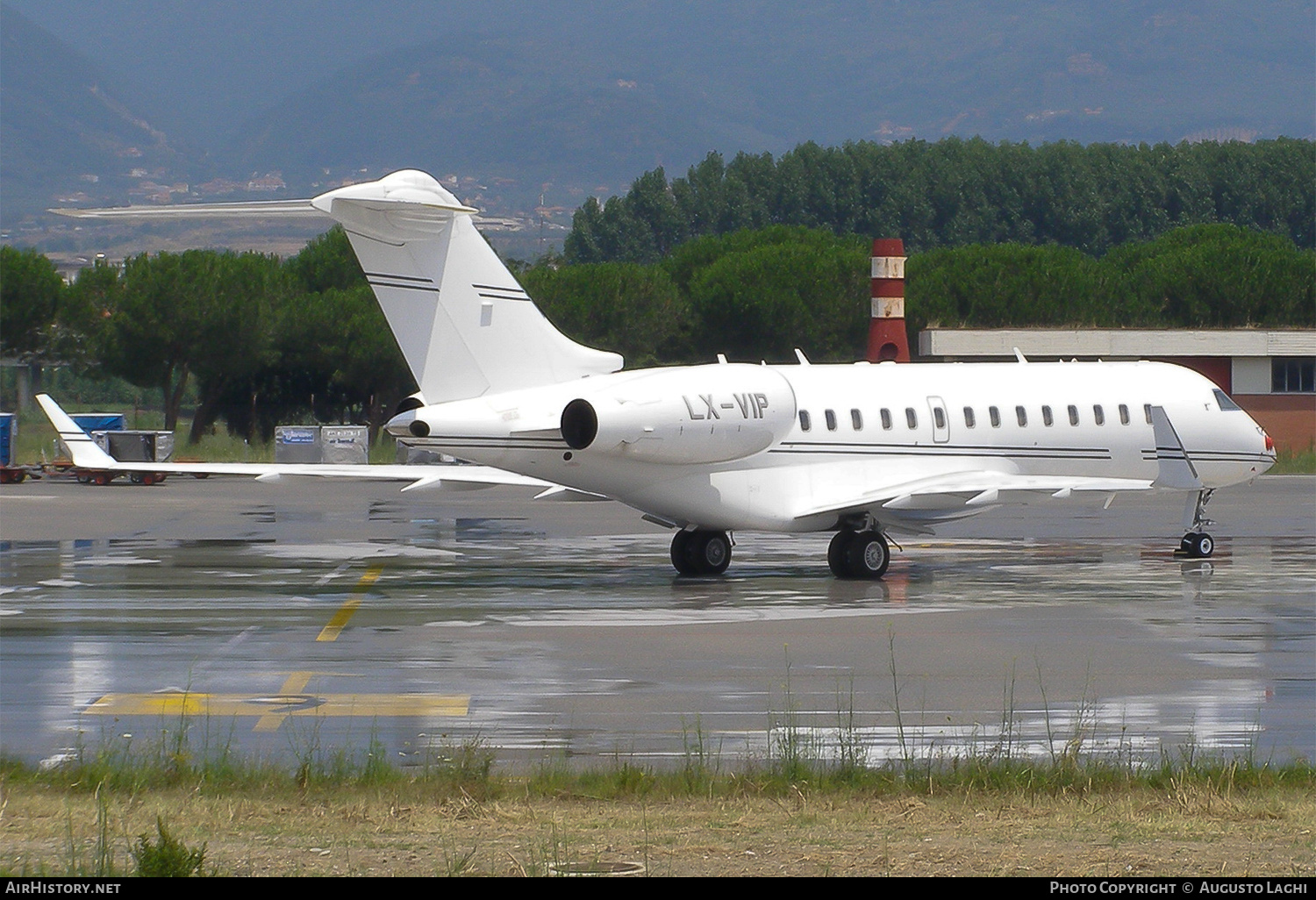 Aircraft Photo of LX-VIP | Bombardier Global Express (BD-700-1A10) | AirHistory.net #870788