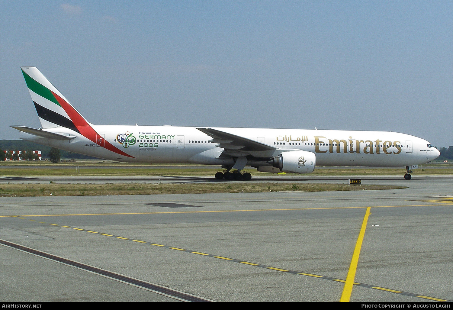 Aircraft Photo of A6-EMX | Boeing 777-31H | Emirates | AirHistory.net #870795