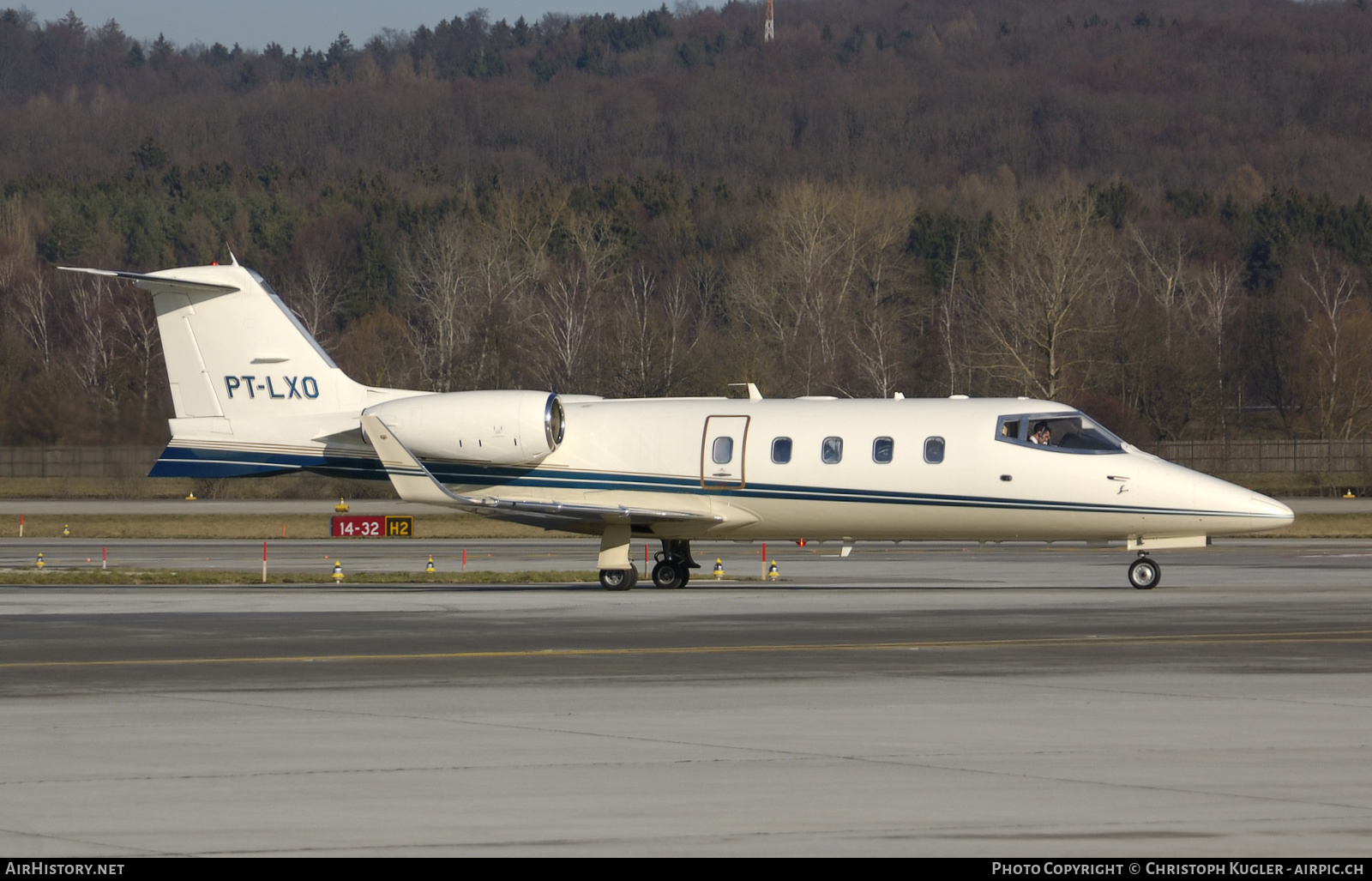 Aircraft Photo of PT-LXO | Gates Learjet 55C | AirHistory.net #870925