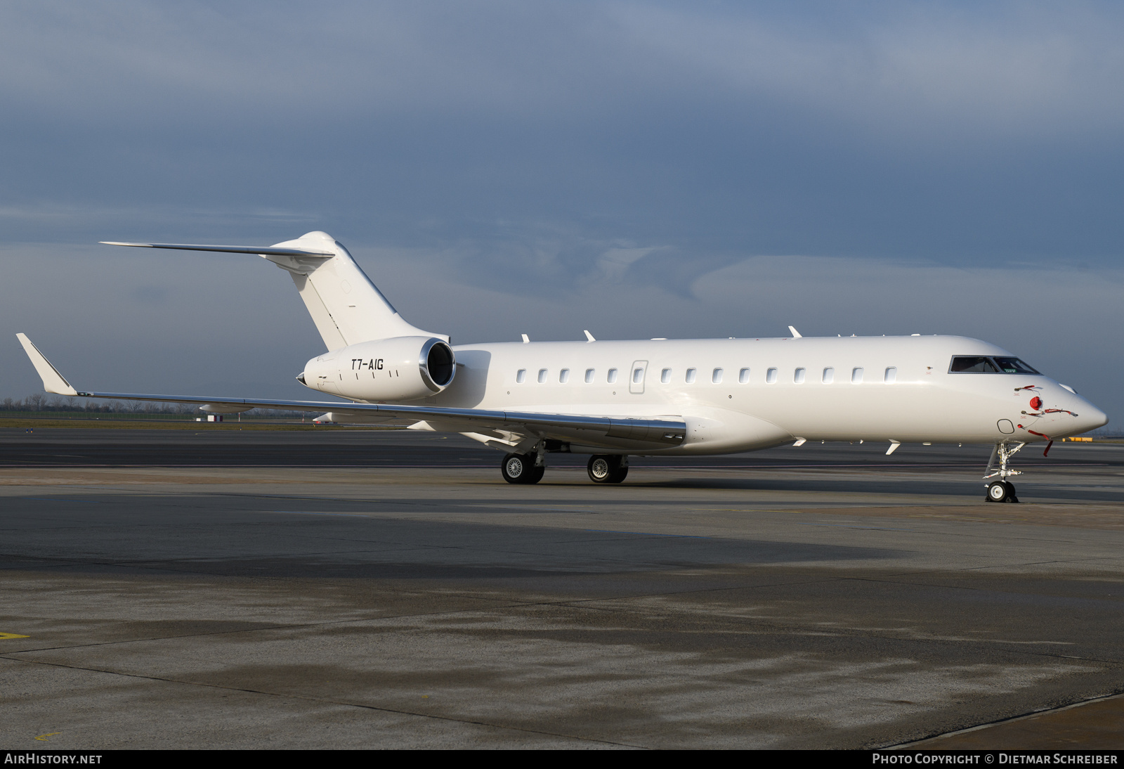 Aircraft Photo of T7-AIG | Bombardier Global 6000 (BD-700-1A10) | AirHistory.net #871052