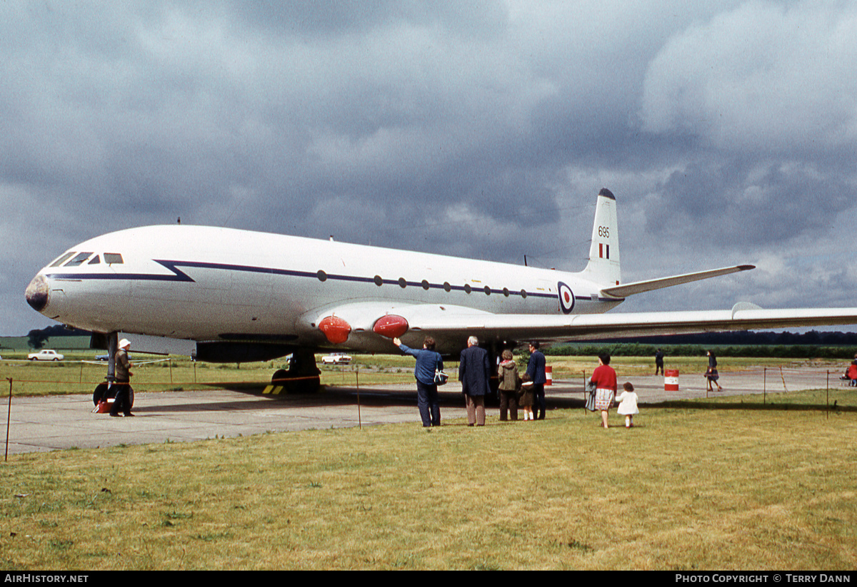 Aircraft Photo of XK695 | De Havilland D.H. 106 Comet R.2 | UK - Air Force | AirHistory.net #871122