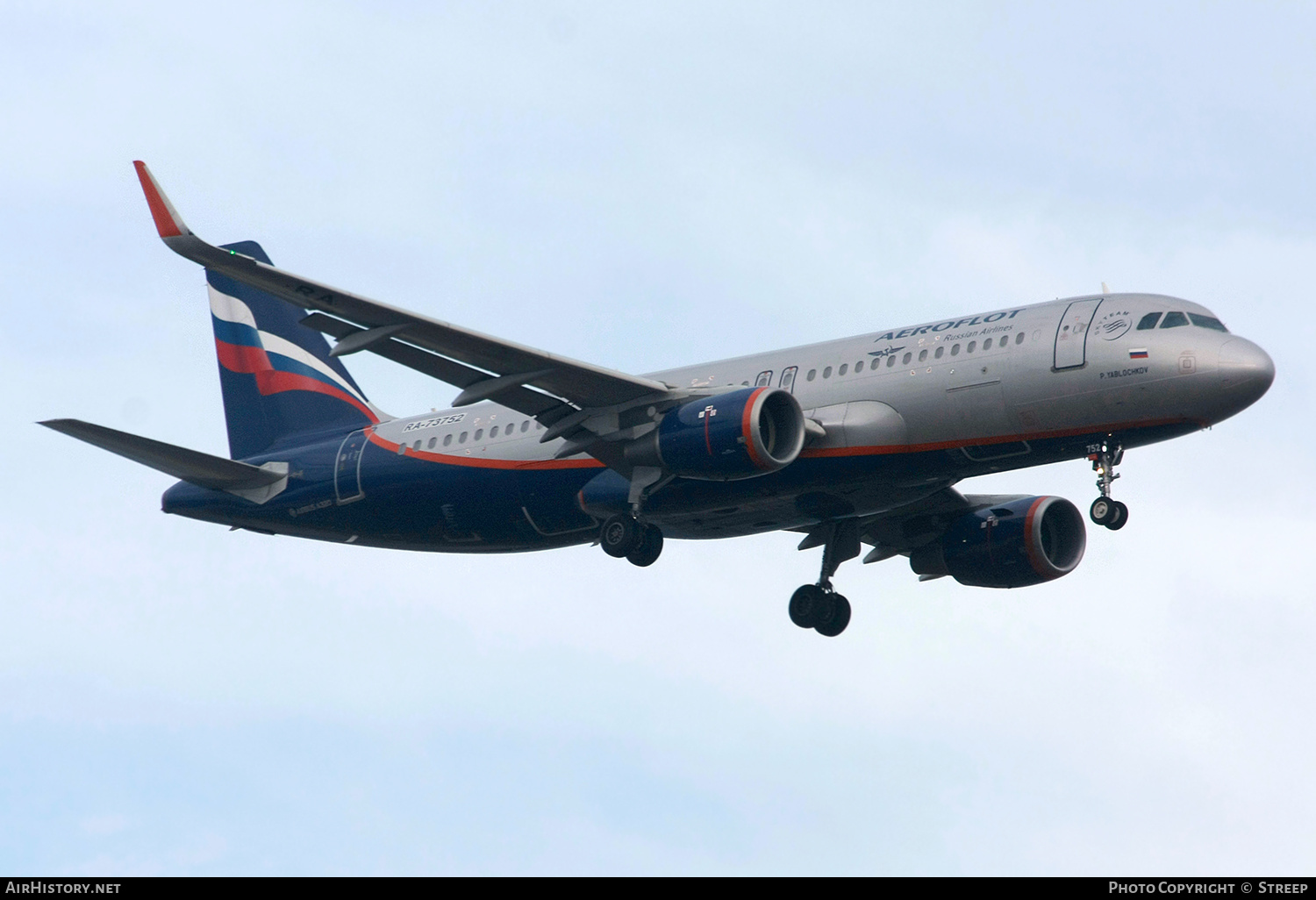 Aircraft Photo of RA-73752 | Airbus A320-214 | Aeroflot | AirHistory.net #871136