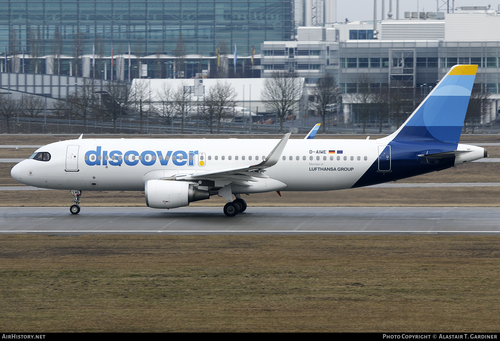 Aircraft Photo of D-AIWE | Airbus A320-214 | Discover Airlines | AirHistory.net #871209