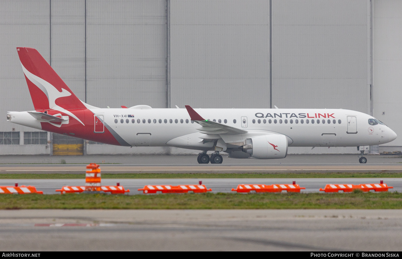 Aircraft Photo of VH-X4I | Airbus A220-300 (BD-500-1A11) | QantasLink | AirHistory.net #871253
