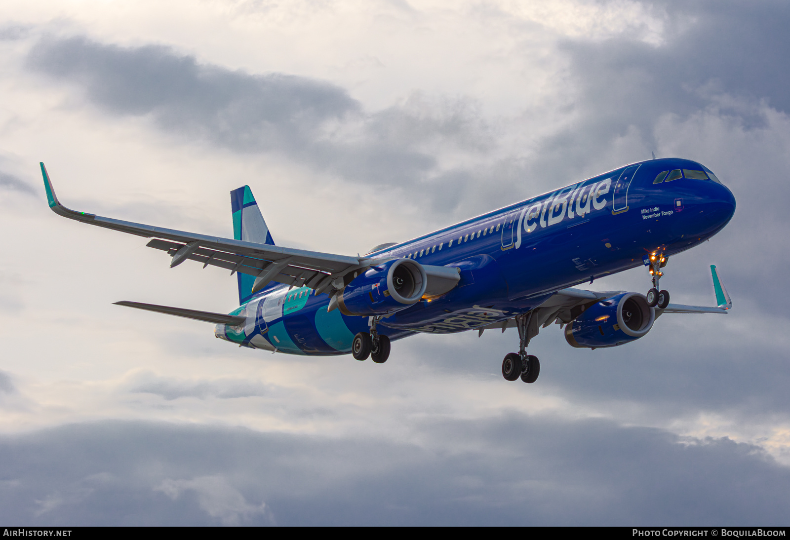 Aircraft Photo of N986JB | Airbus A321-231 | JetBlue Airways | AirHistory.net #871454