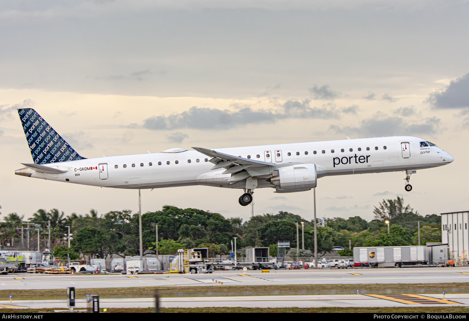 Aircraft Photo of C-GKQM | Embraer 195-E2 (ERJ-190-400) | Porter Airlines | AirHistory.net #871456