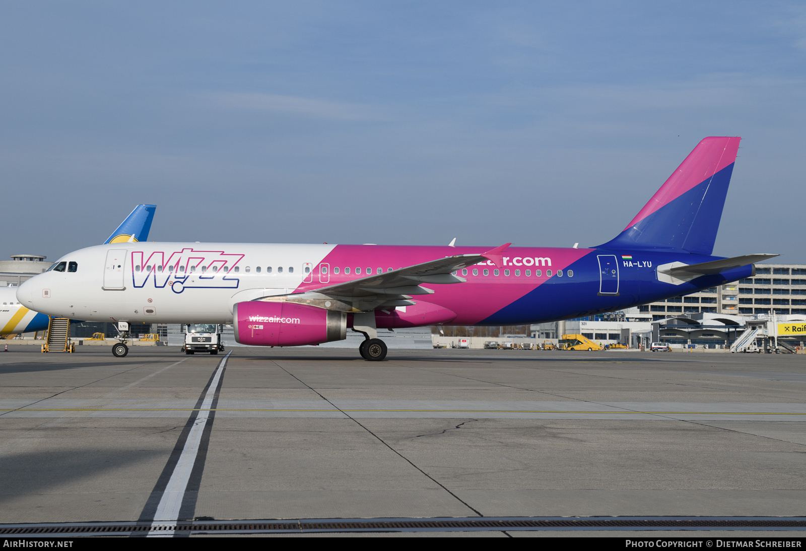 Aircraft Photo of HA-LYU | Airbus A320-232 | Wizz Air | AirHistory.net #871544