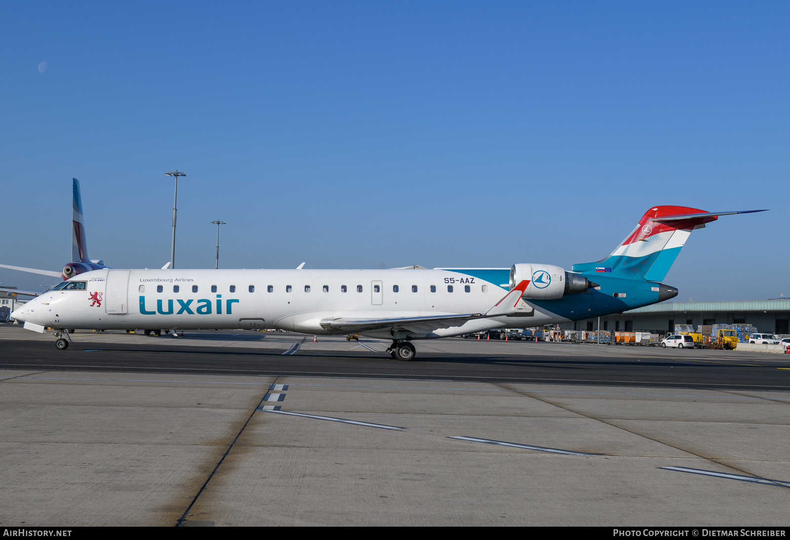 Aircraft Photo of S5-AAZ | Bombardier CRJ-701ER (CL-600-2C10) | Luxair | AirHistory.net #871575