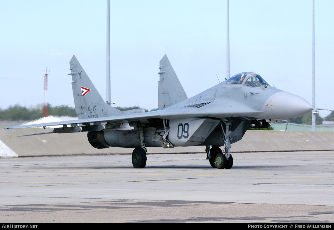 Aircraft Photo of 09 | Mikoyan-Gurevich MiG-29B (9-12) | Hungary - Air Force | AirHistory.net #871589