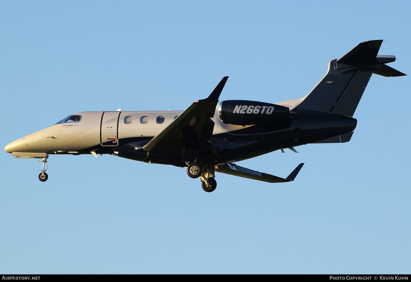 Aircraft Photo of N266TD | Embraer EMB-505 Phenom 300 | AirHistory.net #871668