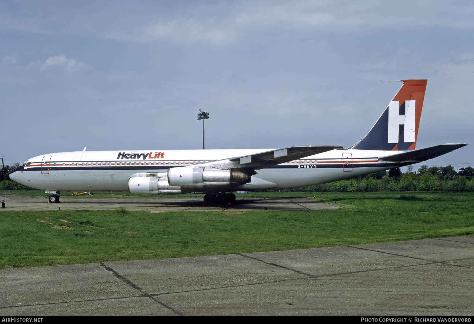 Aircraft Photo of G-HEVY | Boeing 707-324C | HeavyLift Cargo Airlines | AirHistory.net #871875