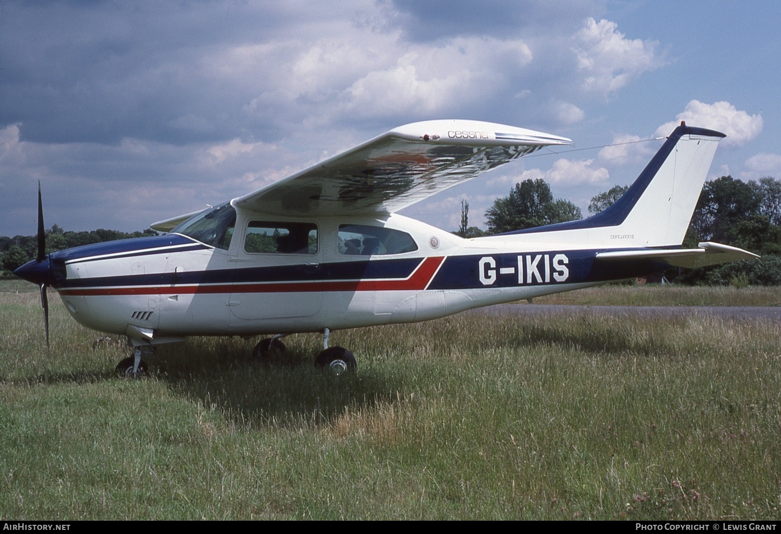 Aircraft Photo of G-IKIS | Cessna 210M Centurion | AirHistory.net #872022