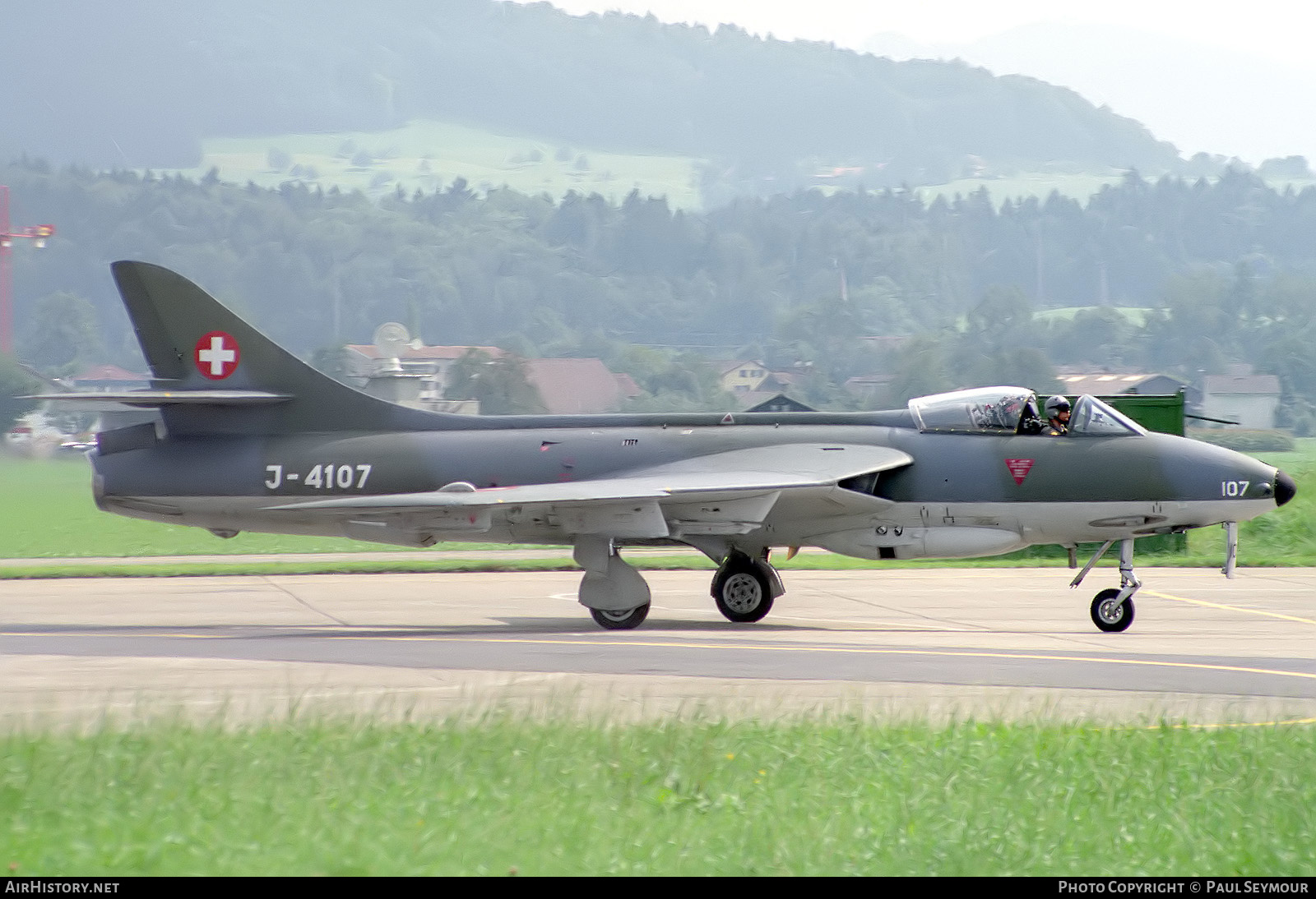 Aircraft Photo of J-4107 | Hawker Hunter F58A | Switzerland - Air Force | AirHistory.net #872273