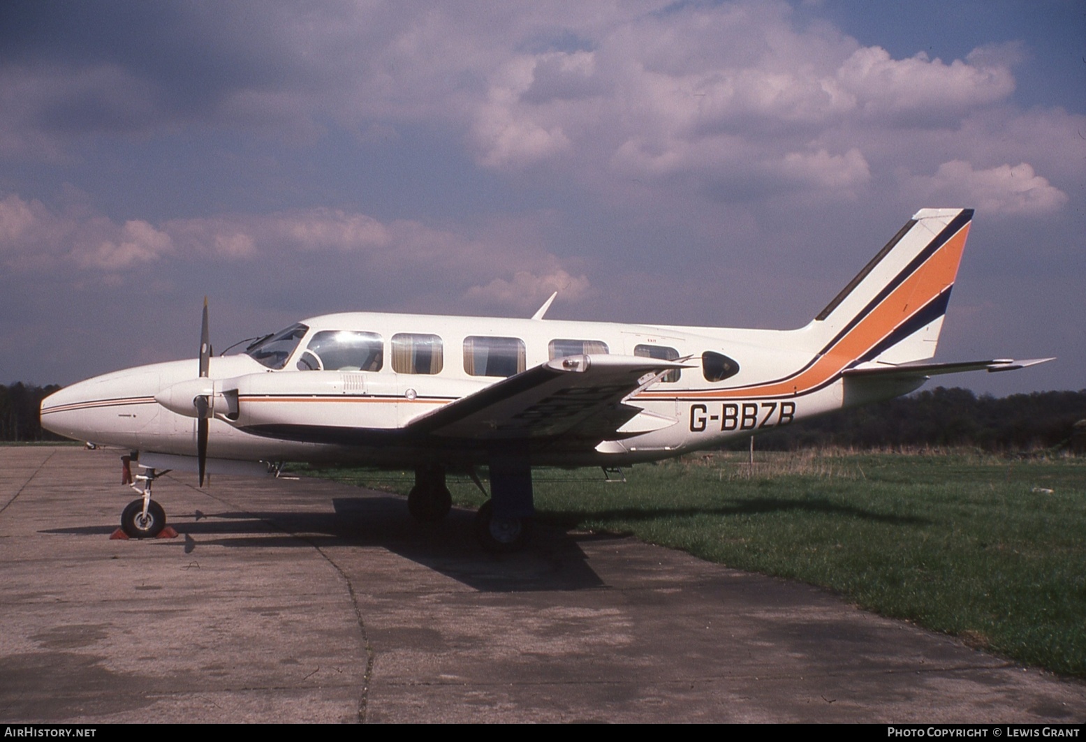 Aircraft Photo of G-BBZB | Piper PA-31-350 Navajo Chieftain | AirHistory.net #872307