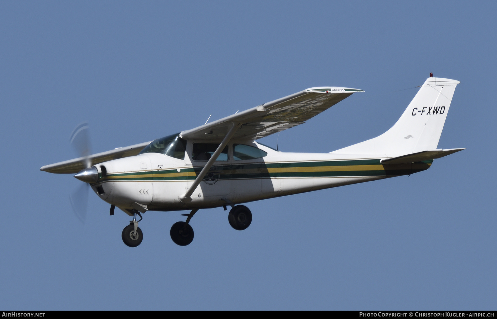 Aircraft Photo of C-FXWD | Cessna 182L Skylane | Airhart Aviation | AirHistory.net #872584