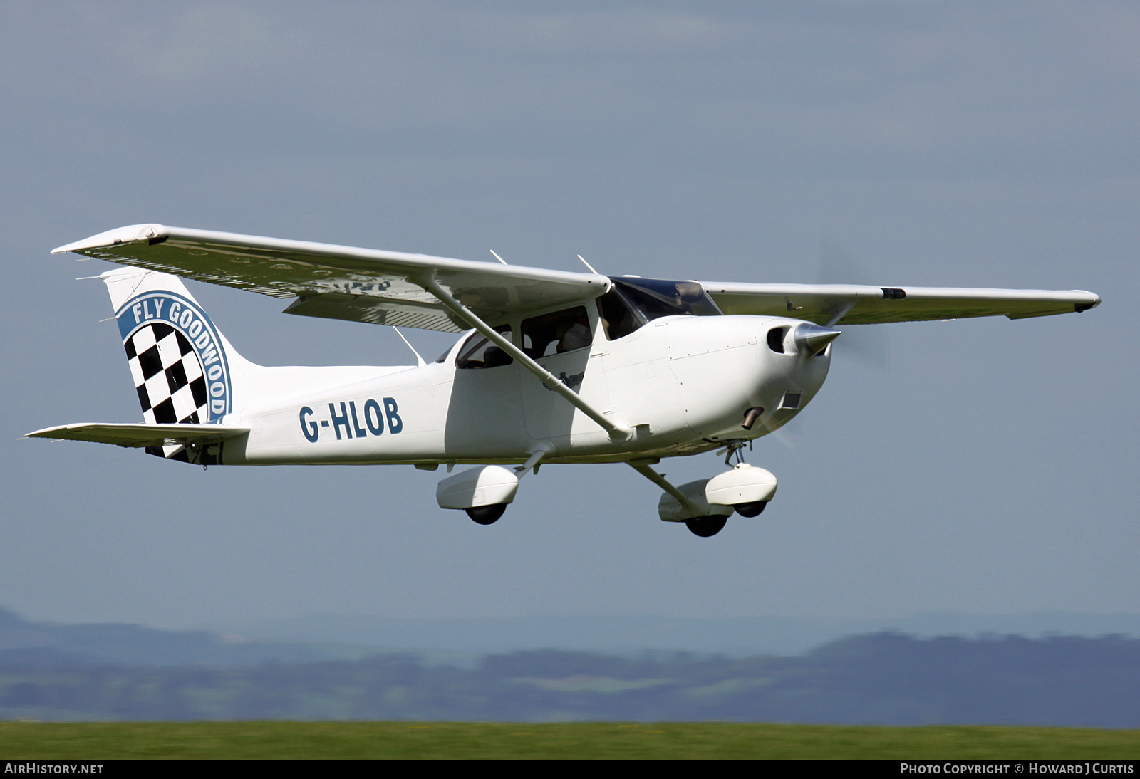 Aircraft Photo of G-HLOB | Cessna 172S Skyhawk | Fly Goodwood | AirHistory.net #872667