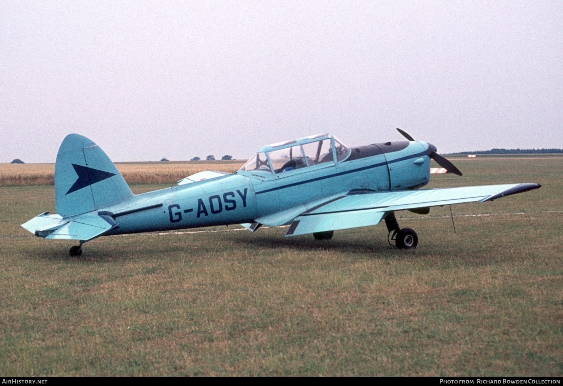 Aircraft Photo of G-AOSY | De Havilland DHC-1 Chipmunk Mk22 | AirHistory.net #872733