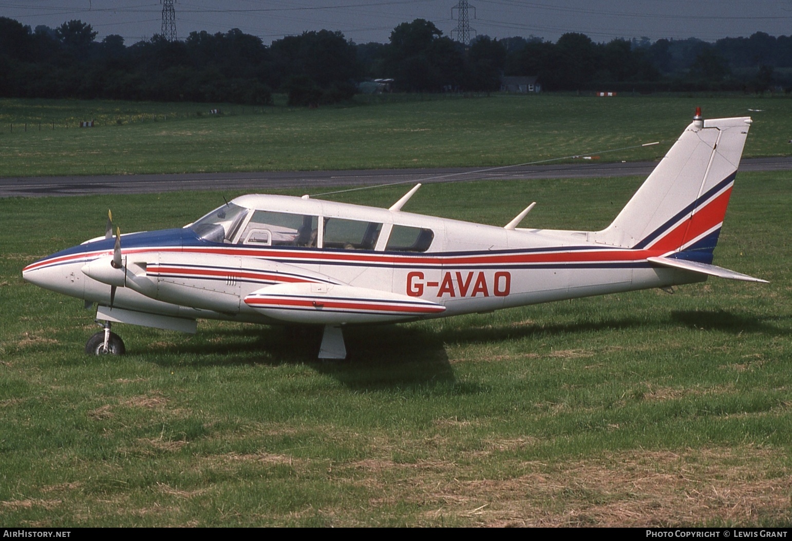 Aircraft Photo of G-AVAO | Piper PA-30-160 Twin Comanche | AirHistory.net #872804
