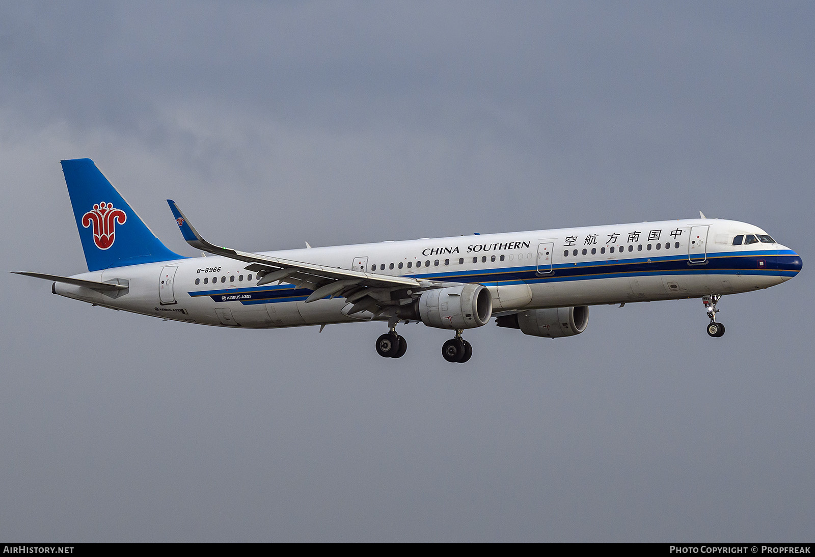 Aircraft Photo of B-8966 | Airbus A321-211 | China Southern Airlines | AirHistory.net #872942