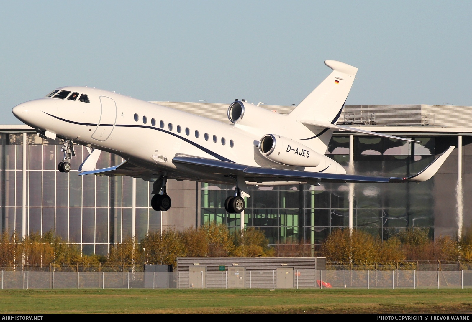Aircraft Photo of D-AJES | Dassault Falcon 900LX | AirHistory.net #873116