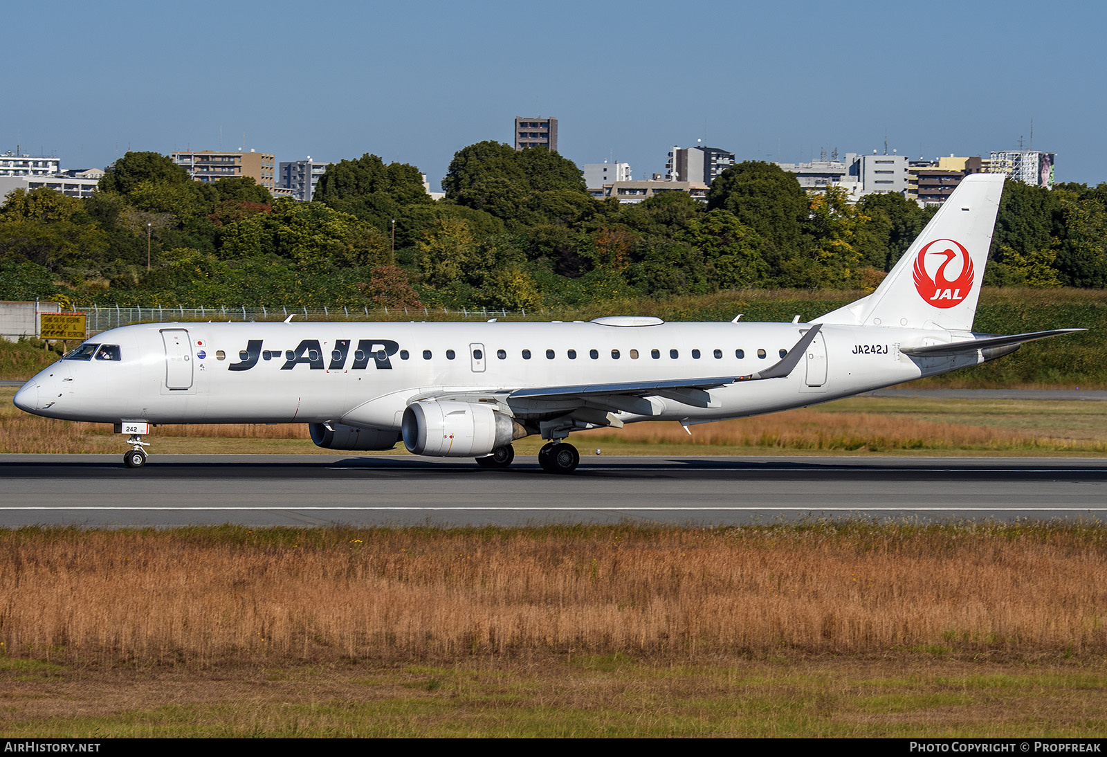 Aircraft Photo of JA242J | Embraer 190STD (ERJ-190-100STD) | J-Air | AirHistory.net #873193