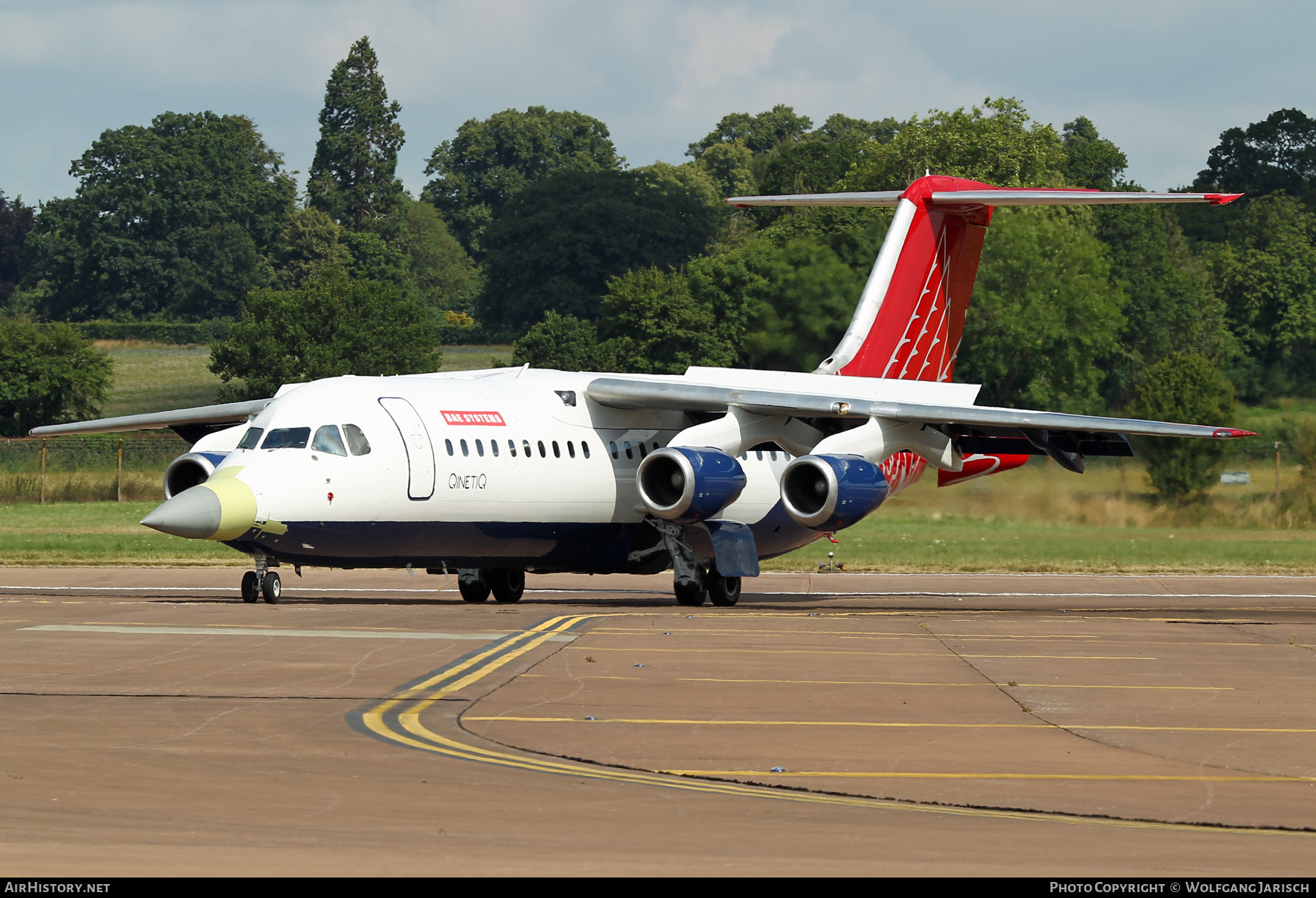 Aircraft Photo of G-ETPL | BAE Systems Avro 146-RJ100 | QinetiQ | AirHistory.net #873240